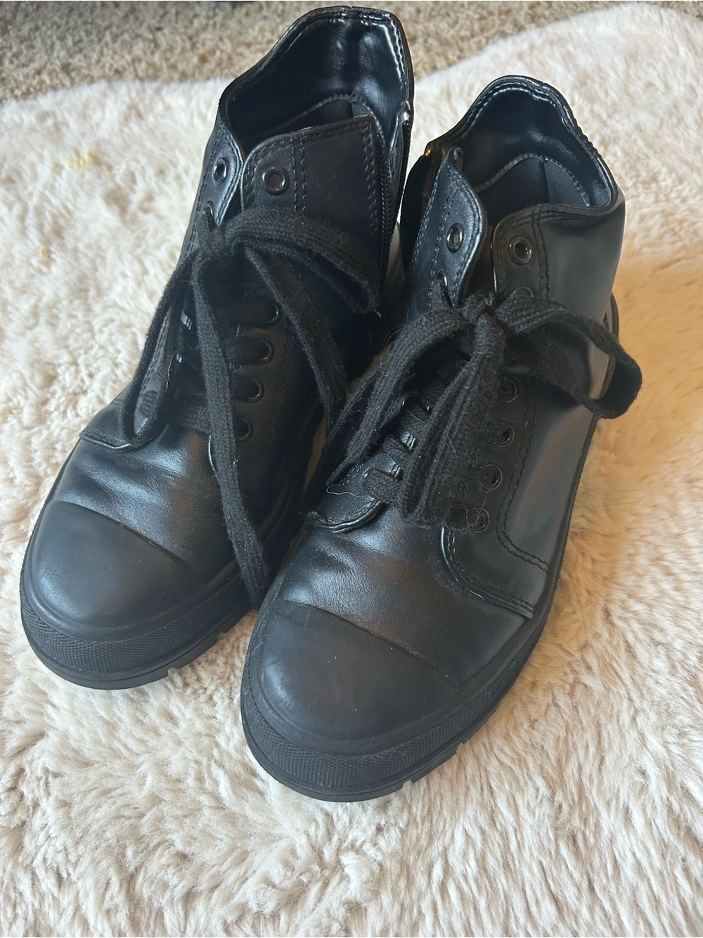 Black High-Top Lace-Up Sneakers Laforst